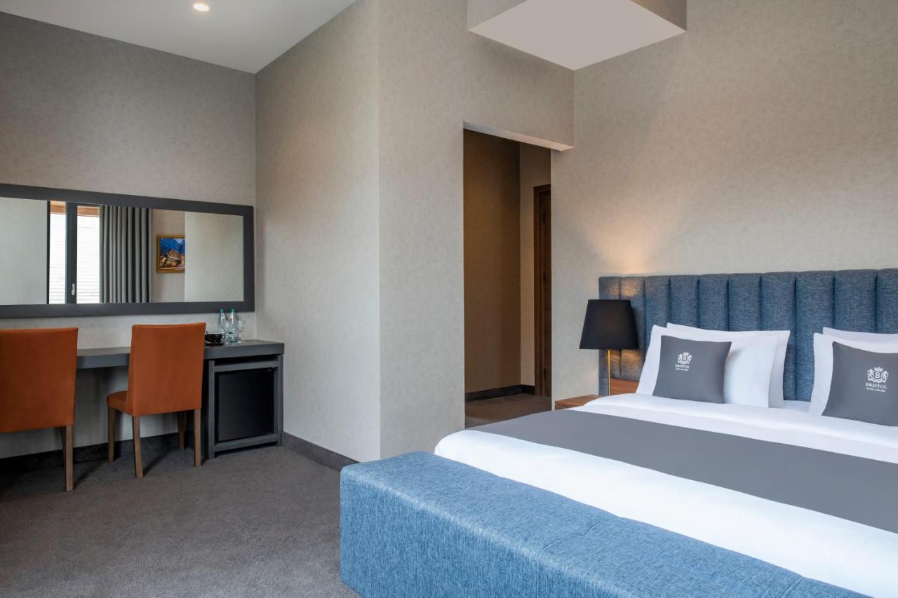 Bristol Hotel And Spa 巴库里阿尼 外观 照片
