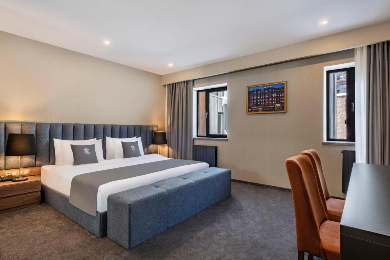 Bristol Hotel And Spa 巴库里阿尼 外观 照片